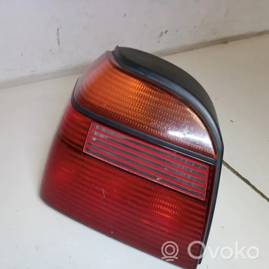 Volkswagen Golf III Lampy tylnej klapy bagażnika 