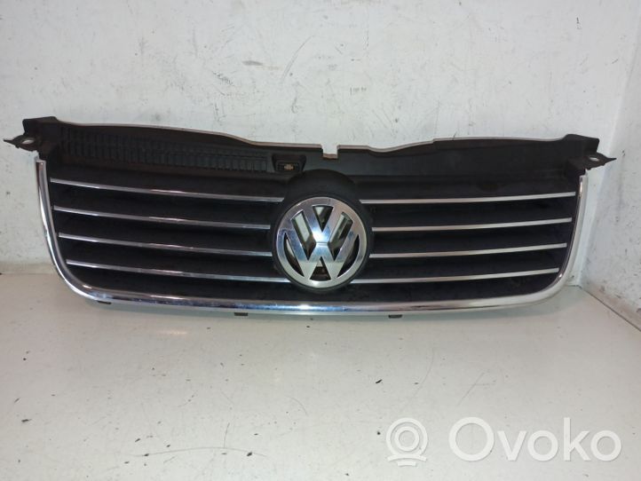 Volkswagen PASSAT B5.5 Griglia anteriore 