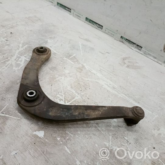 Peugeot 206 Triangle bras de suspension inférieur avant 