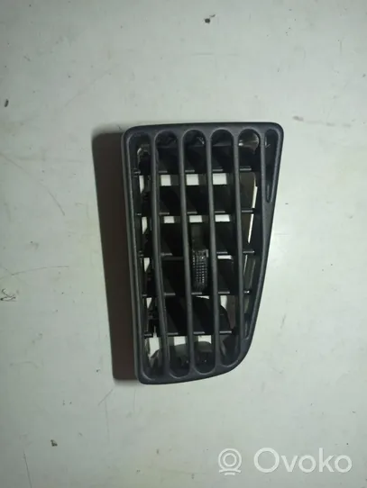 Volkswagen PASSAT B4 Grille de calandre avant 