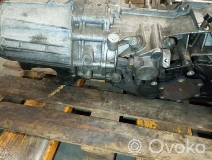 Audi A4 S4 B7 8E 8H Mechaninė 5 pavarų dėžė 