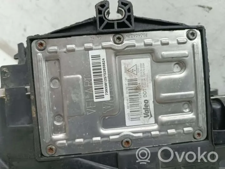 Audi A4 S4 B6 8E 8H Lampa przednia 