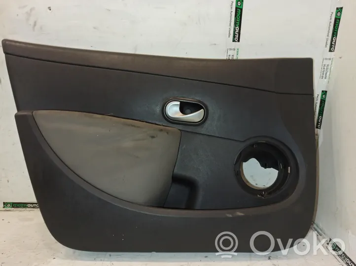 Renault Clio III Rivestimento del pannello della portiera anteriore 