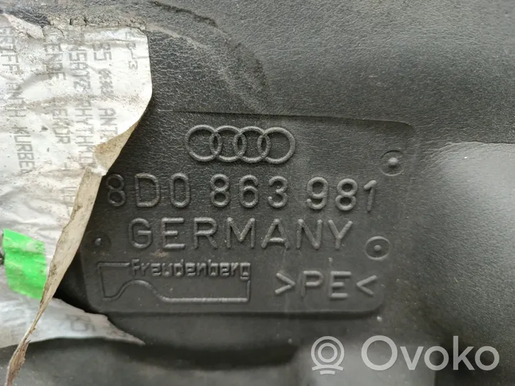 Audi A4 S4 B5 8D Rivestimento del pannello della portiera posteriore 