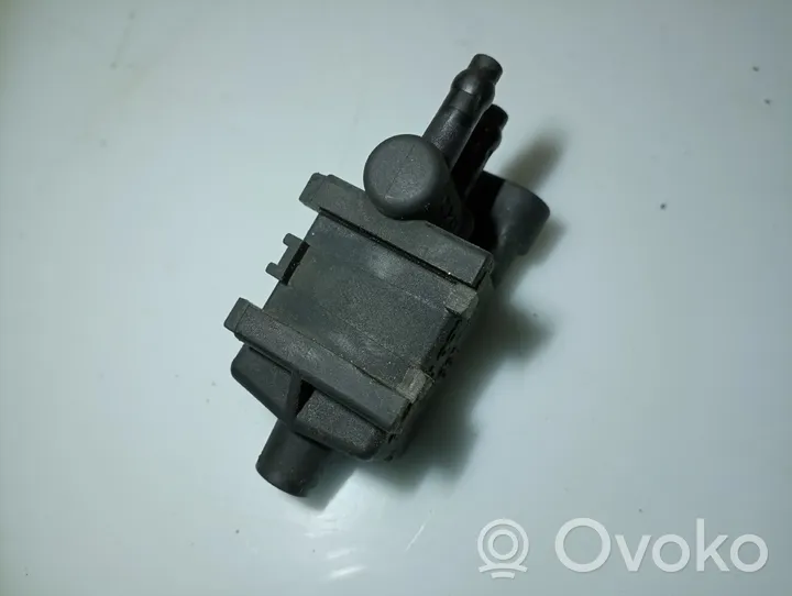 Opel Corsa B Soupape vanne EGR 