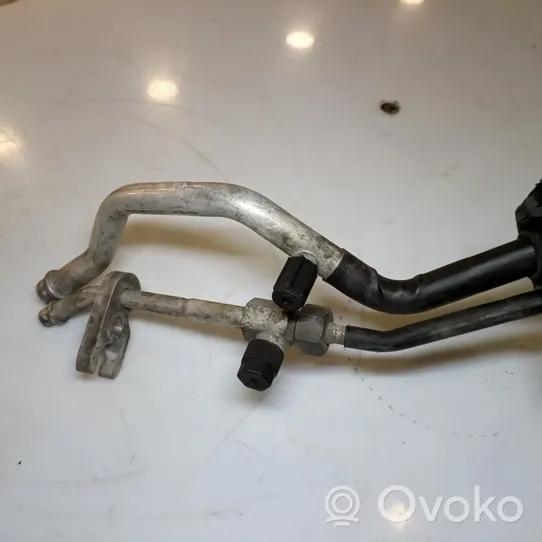 Volkswagen PASSAT B5.5 Air conditioning (A/C) pipe/hose 