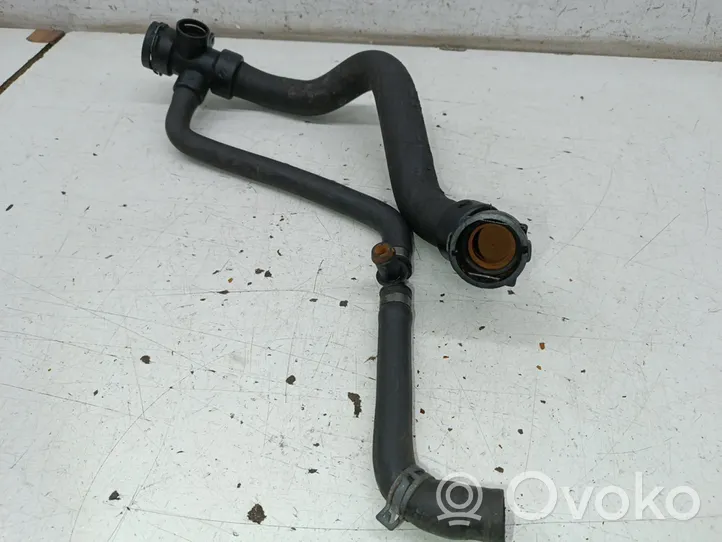 Volkswagen PASSAT B5.5 Coolant pipe/hose 