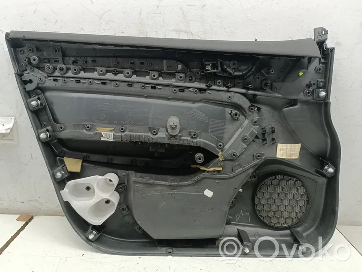 Renault Megane IV Etuoven verhoilu 