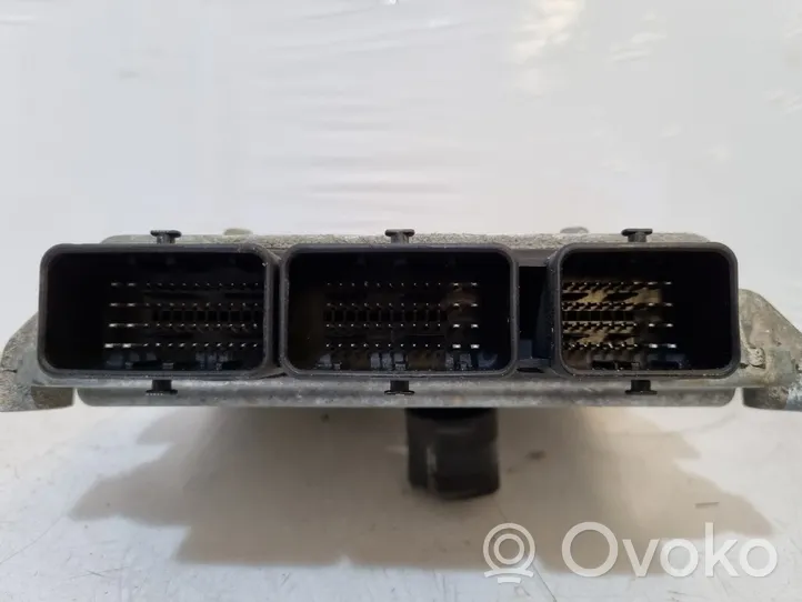 Ford C-MAX I Engine control unit/module 