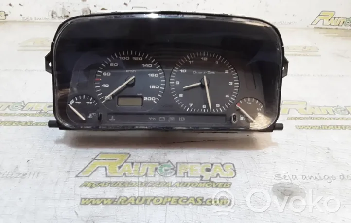 Volkswagen Golf III Speedometer (instrument cluster) 