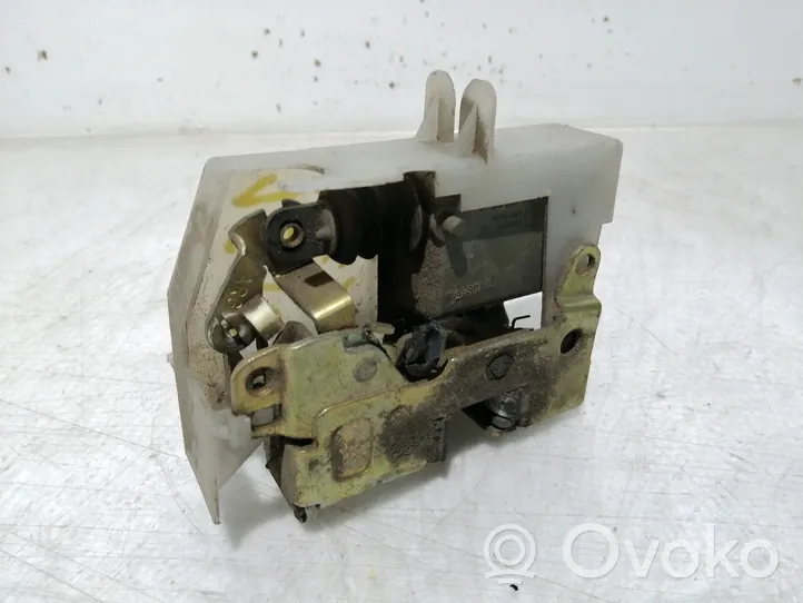 Renault Clio II Rear door lock 