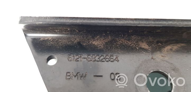 BMW 5 G30 G31 Staffa di montaggio della batteria 61216832664