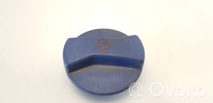 Volkswagen PASSAT B5 Vase d'expansion / bouchon de réservoir de liquide de refroidissement 1J0121321B