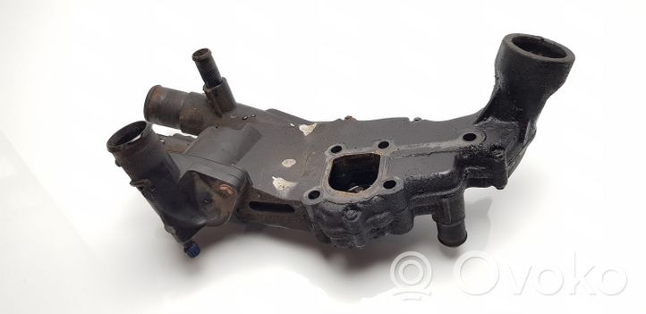 Peugeot 307 Boîtier de thermostat 9643211880