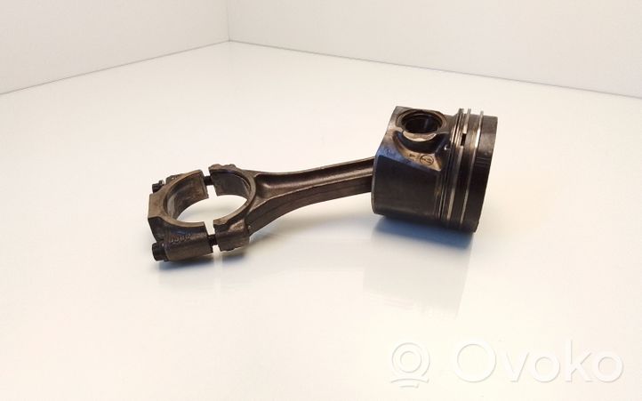 Volkswagen Bora Piston with connecting rod 