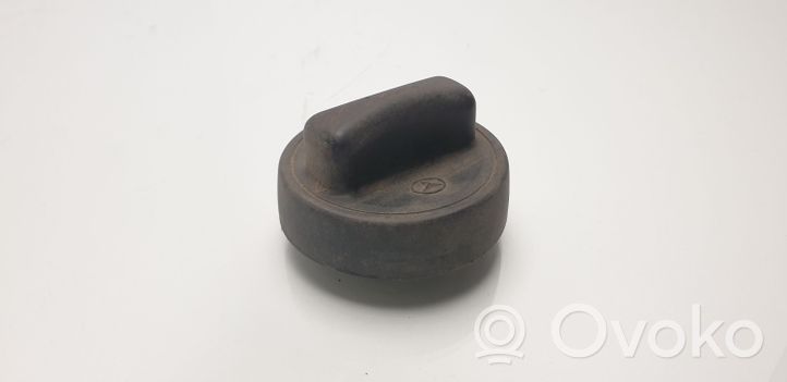 Mercedes-Benz A W168 Tappo del serbatoio del carburante 1404700005