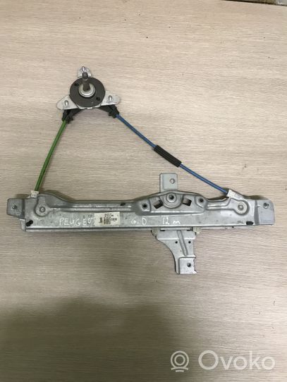 Peugeot 208 Rear door manual window regulator 