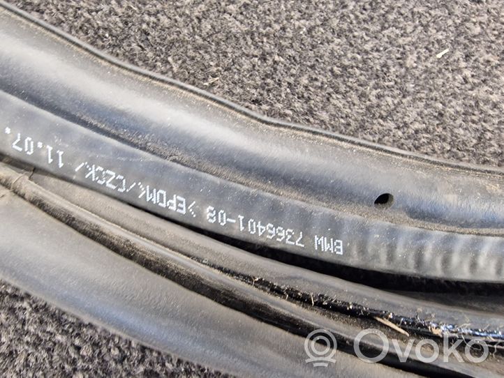 BMW 5 G30 G31 Bagažinės sandarinimo guma (ant kėbulo) 7366401