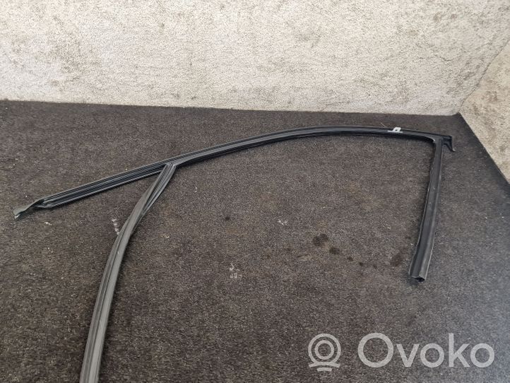 BMW 3 G20 G21 Joint d'étanchéité de vitre avant 7407404