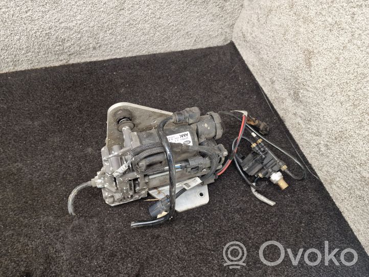 Land Rover Discovery 4 - LR4 Ilmajousituksen kompressoripumppu BH3219G525DF