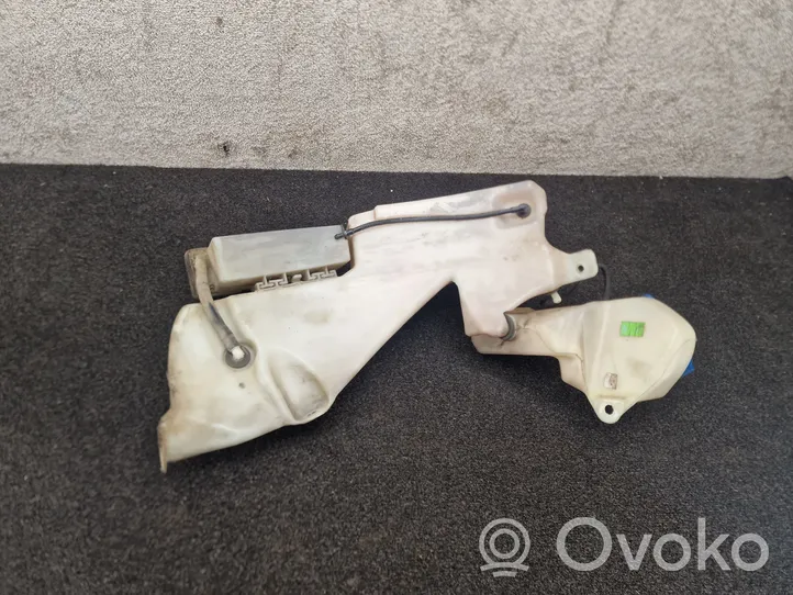 Audi A4 S4 B6 8E 8H Logu šķidruma tvertne 8E0955453