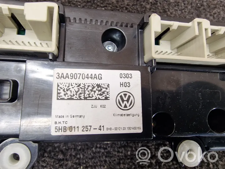 Volkswagen PASSAT B7 Panel klimatyzacji 3AA907044AG