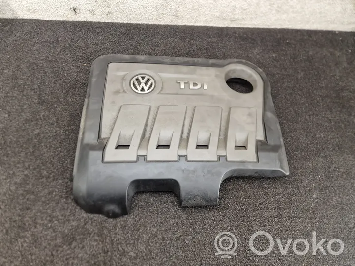 Volkswagen PASSAT B7 Copri motore (rivestimento) 03L103925AA