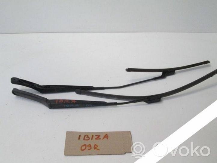 Seat Ibiza IV (6J,6P) Headlight wiper arm set 