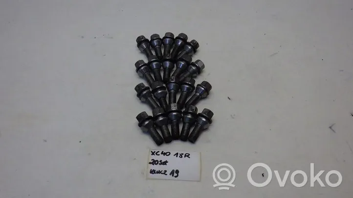 Volvo XC40 Nuts/bolts 