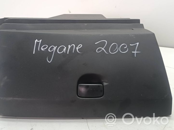 Renault Megane II Kit de boîte à gants 8200179947