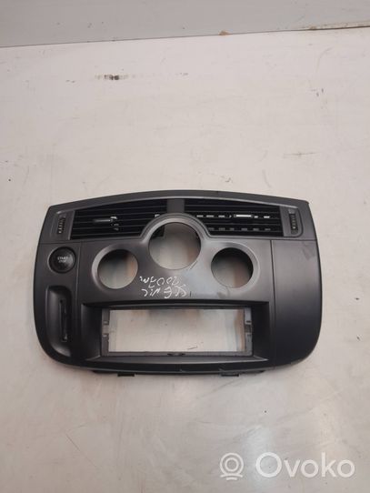 Renault Scenic II -  Grand scenic II Console centrale, commande chauffage/clim 8200140713