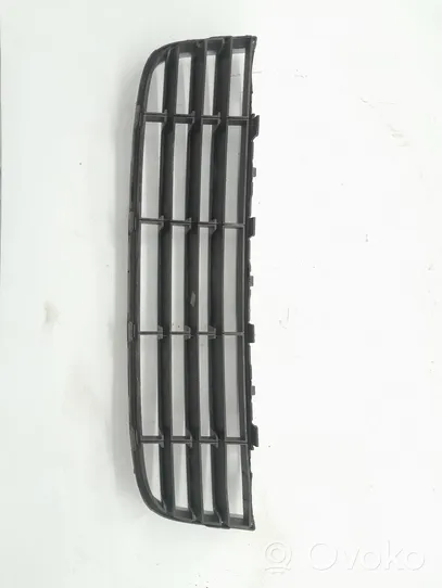 Volkswagen Jetta V Front bumper lower grill 1k0853677c