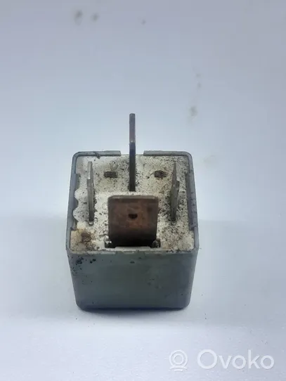 Volkswagen Golf III Other relay 191937503