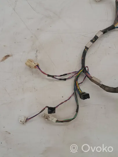 Toyota Corolla Verso E121 Cableado de puerta delantera 8215213161