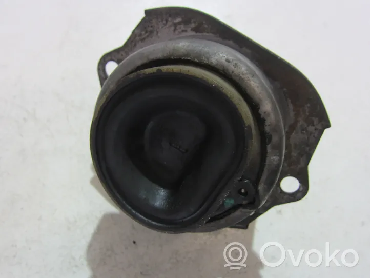 BMW X5 E70 Engine mount vacuum valve 6865146