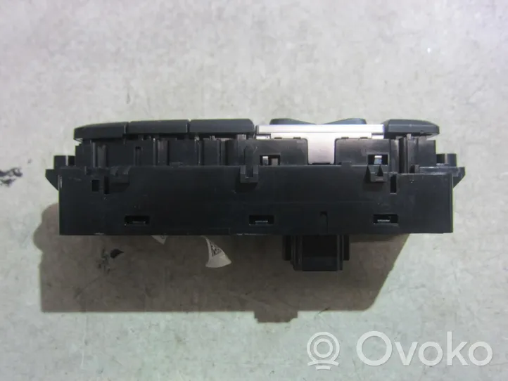 BMW X1 F48 F49 Interruttore del sensore di parcheggio (PDC) 61319374834