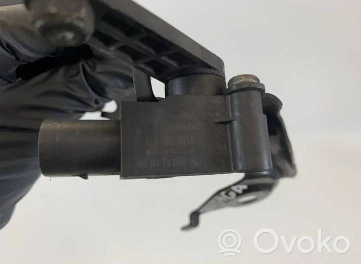 Audi A4 S4 B8 8K Sensor de altura del nivel de la suspensión neumática trasera 8K0941309F