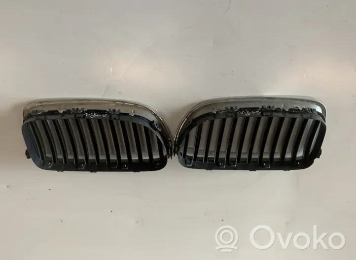 BMW 5 F10 F11 Grille de calandre avant 51137200728