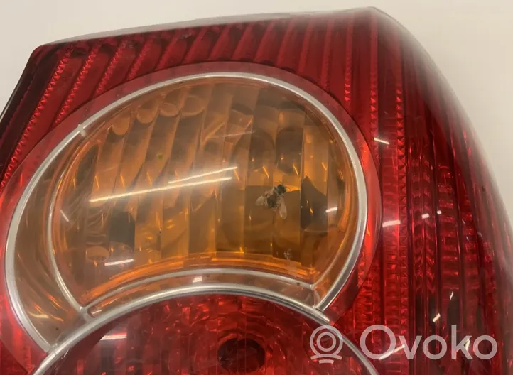Toyota Avensis T250 Задний фонарь в кузове 