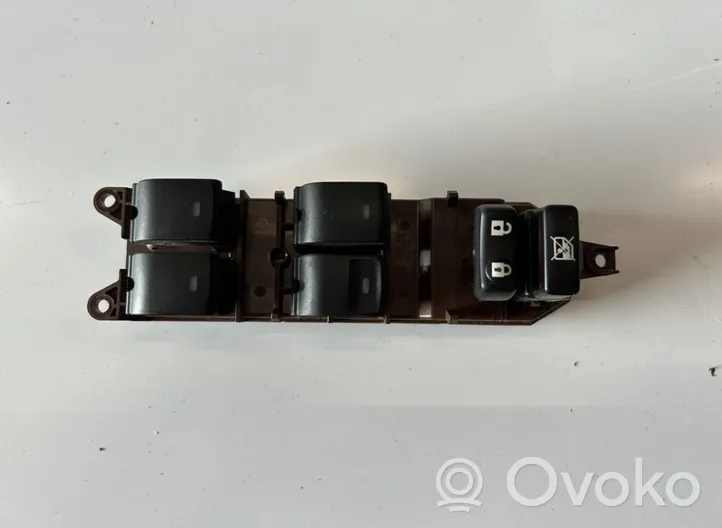 Toyota Avensis T270 Electric window control switch 84040-05040