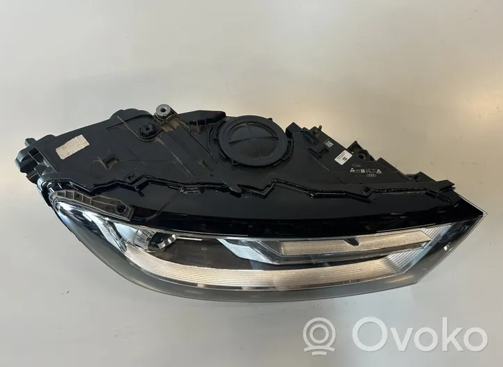 Audi Q7 4M Lampa przednia 4M0941006