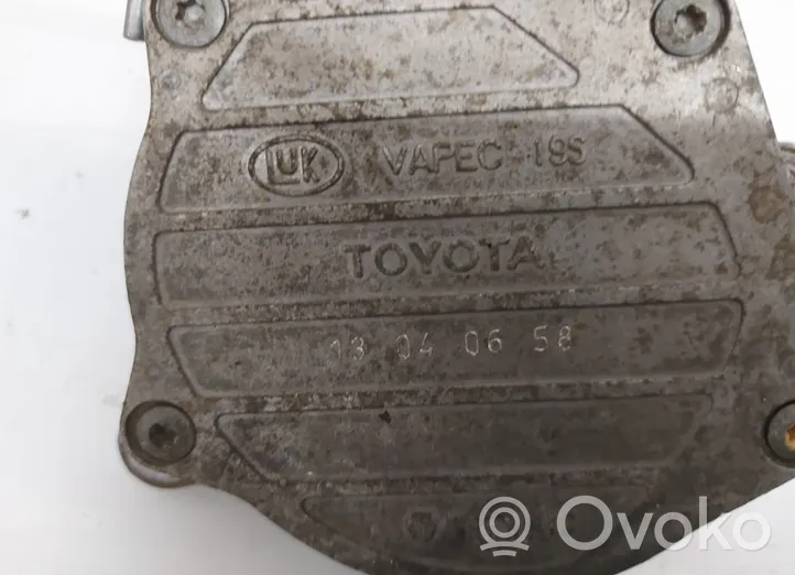 Toyota Avensis T250 Pompe à vide 13