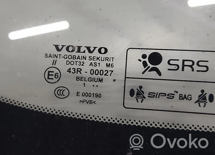 Volvo S60 Priekinis stiklas 