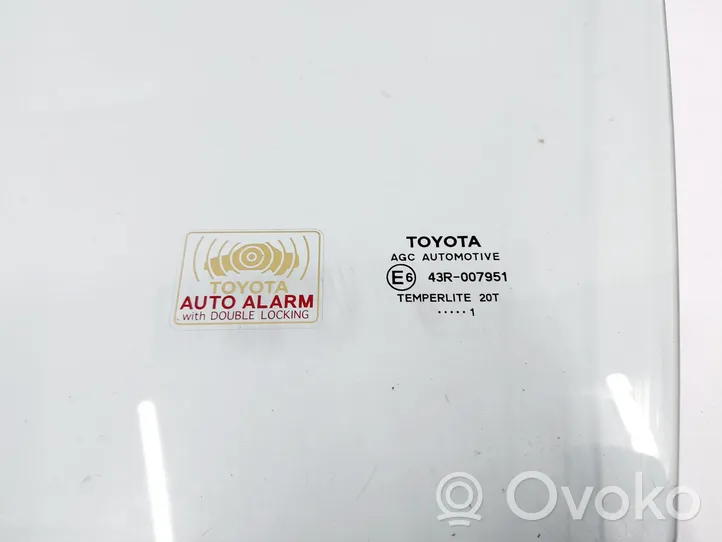 Toyota Yaris XP210 Puerta delantera 