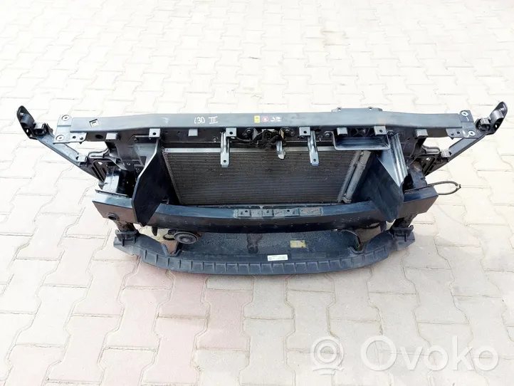 Hyundai i30 Support de radiateur sur cadre face avant 