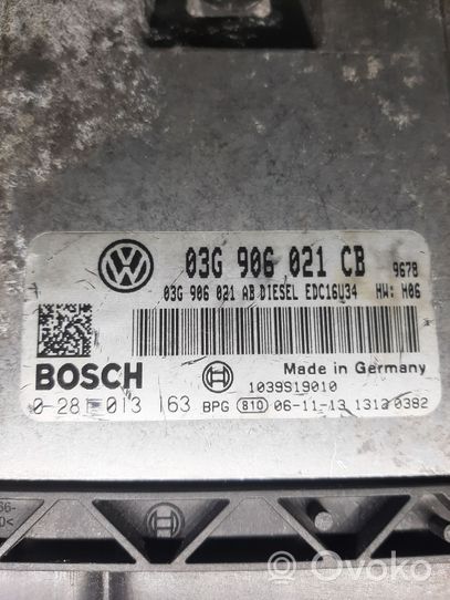 Volkswagen PASSAT B6 Centralina/modulo del motore 03G906021CB