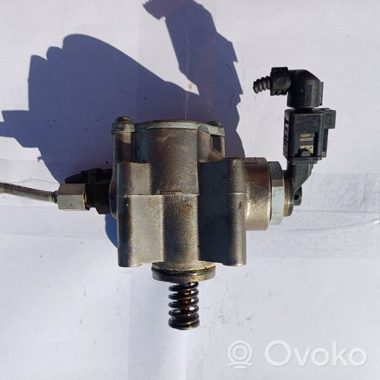 Volkswagen Golf V Pompe d'injection de carburant à haute pression 03C127025R