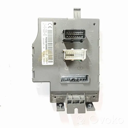 Renault Trafic II (X83) Module confort P8200790995F