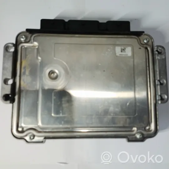 Mazda 3 I Dzinēja vadības bloks 7M6112A650BC