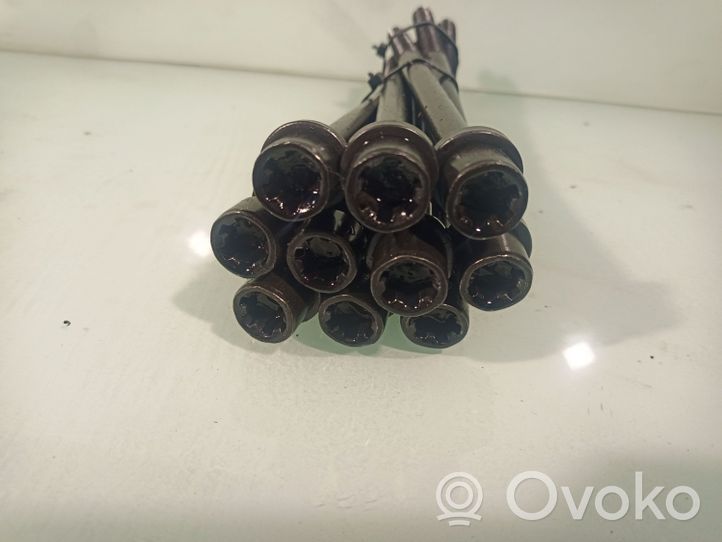 Opel Insignia A Cylinder head bolts 